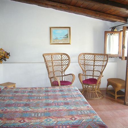 Su Trabi B&B Fluminimaggiore Kültér fotó
