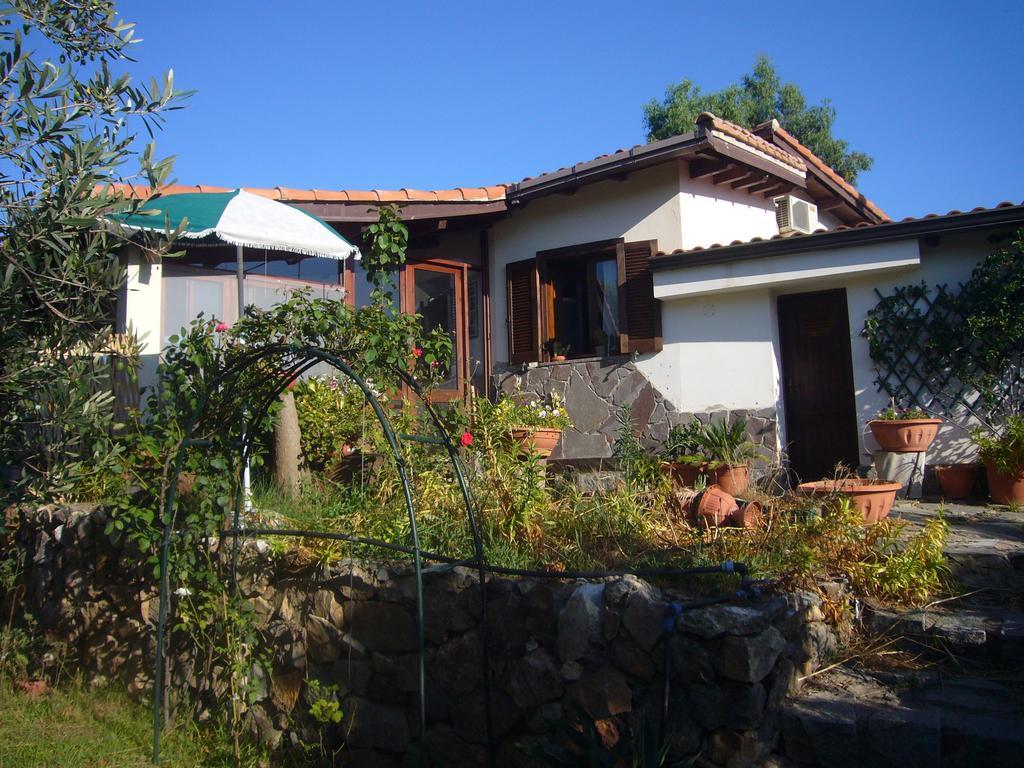 Su Trabi B&B Fluminimaggiore Kültér fotó