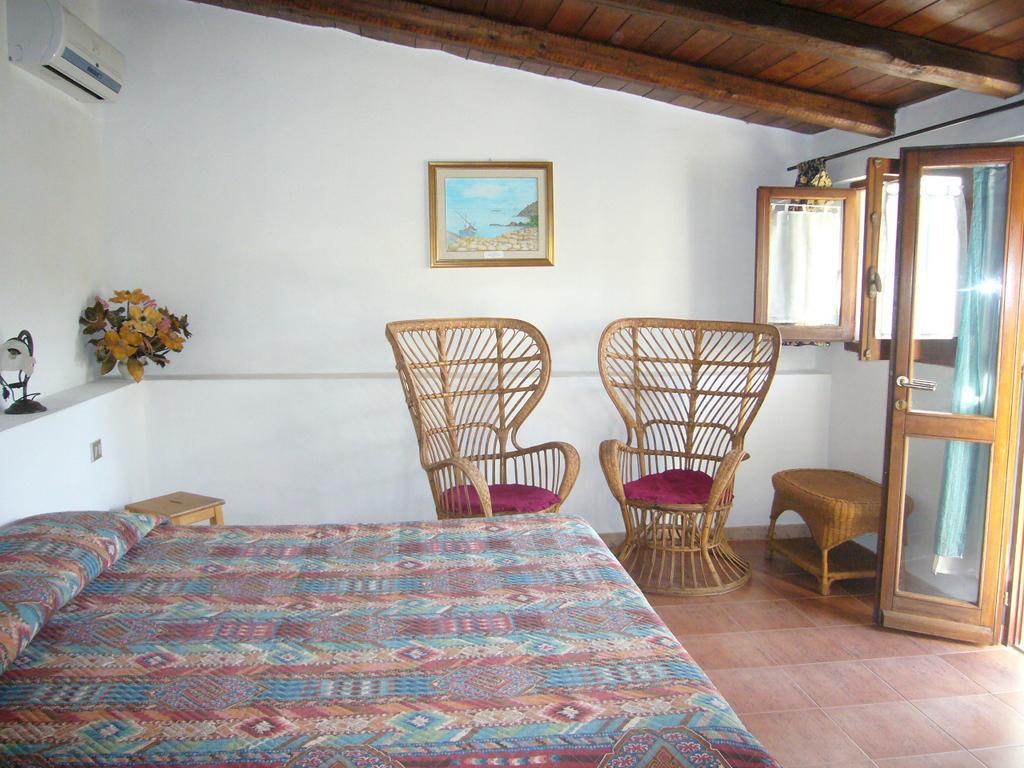 Su Trabi B&B Fluminimaggiore Kültér fotó
